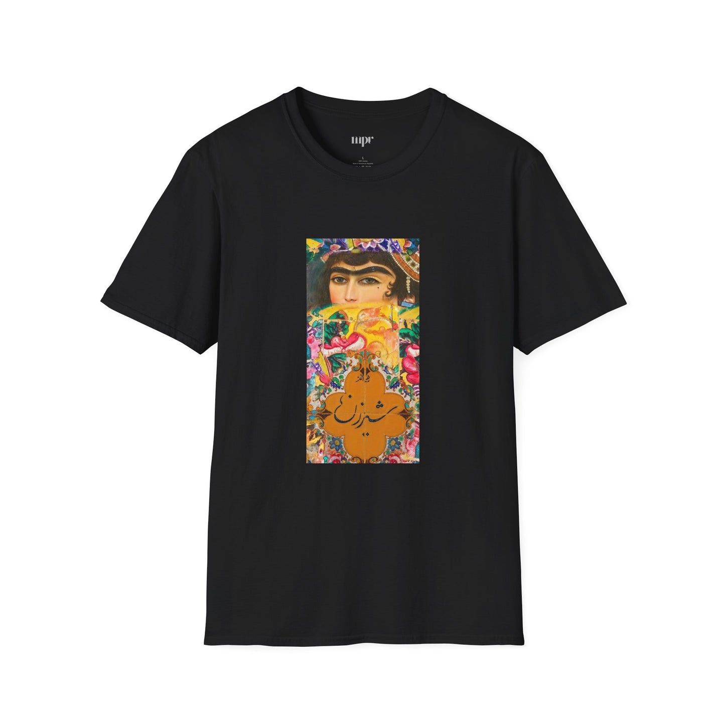 Dokhtar Irooni Unisex T-Shirt