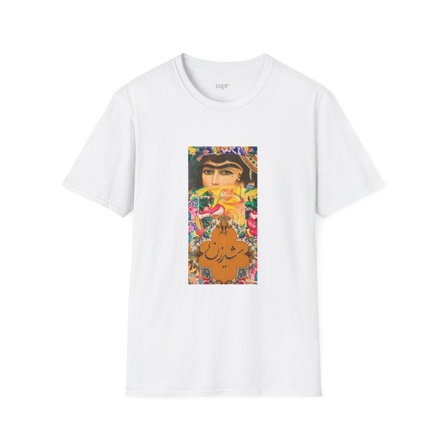 Dokhtar Irooni Unisex T-Shirt